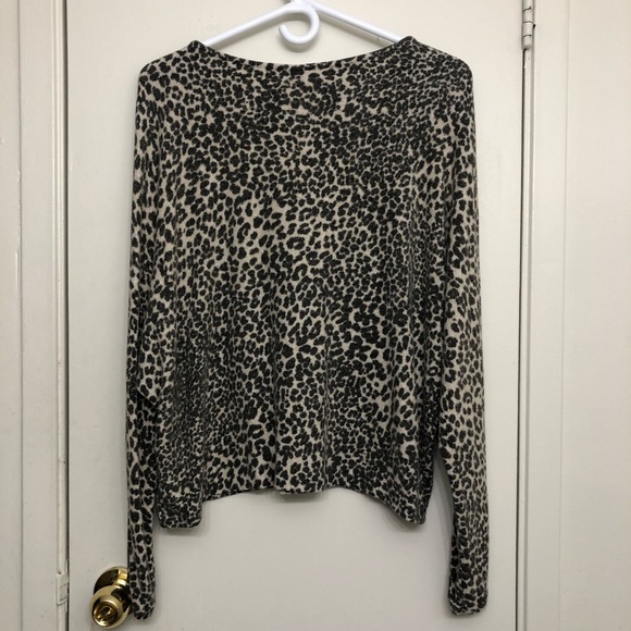 H&M Sweater - Picture 4 of 5